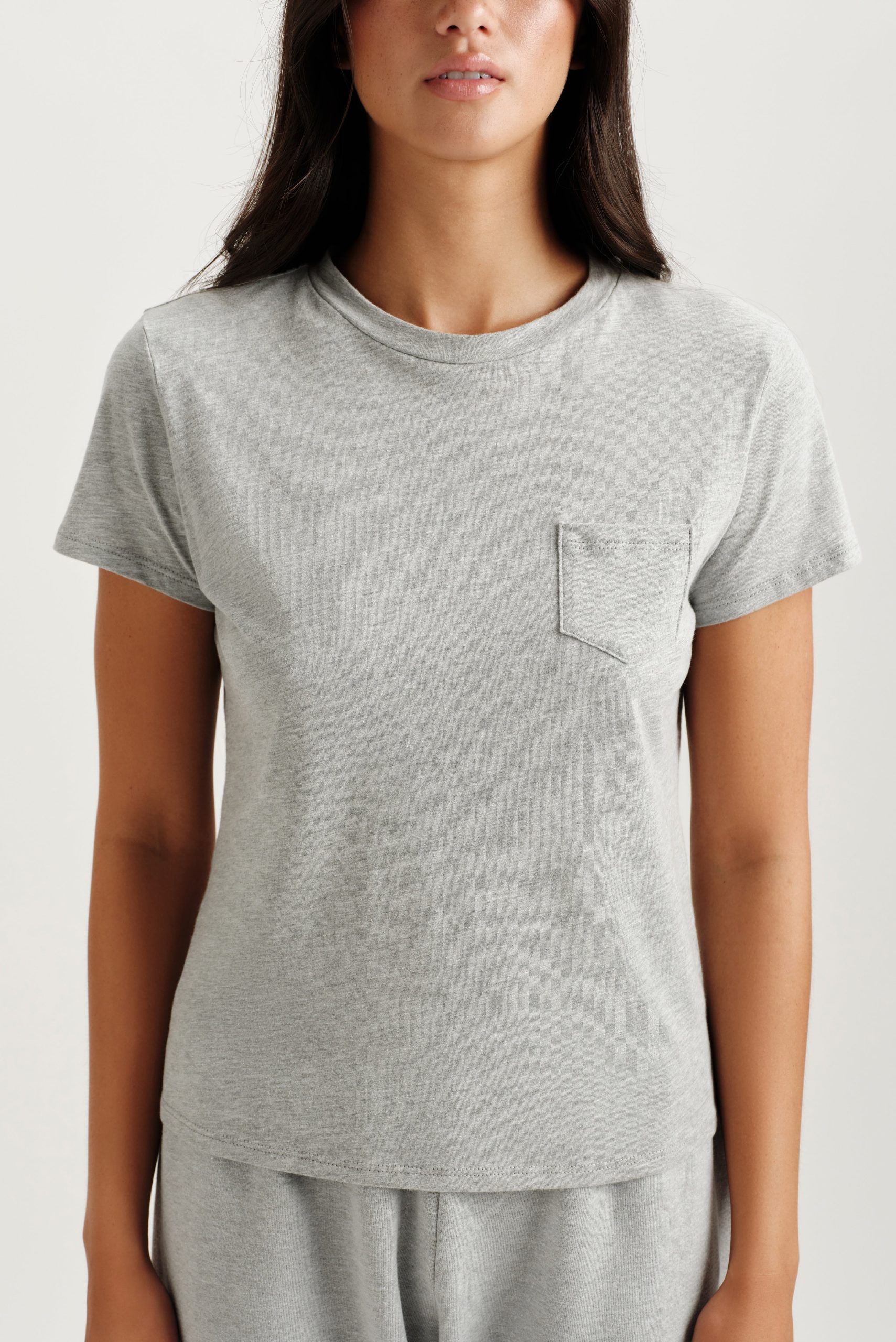 CLASSIC COTTON DAILY STAPLE POCKET TEE - FOG HEATHER GREY - Image 5